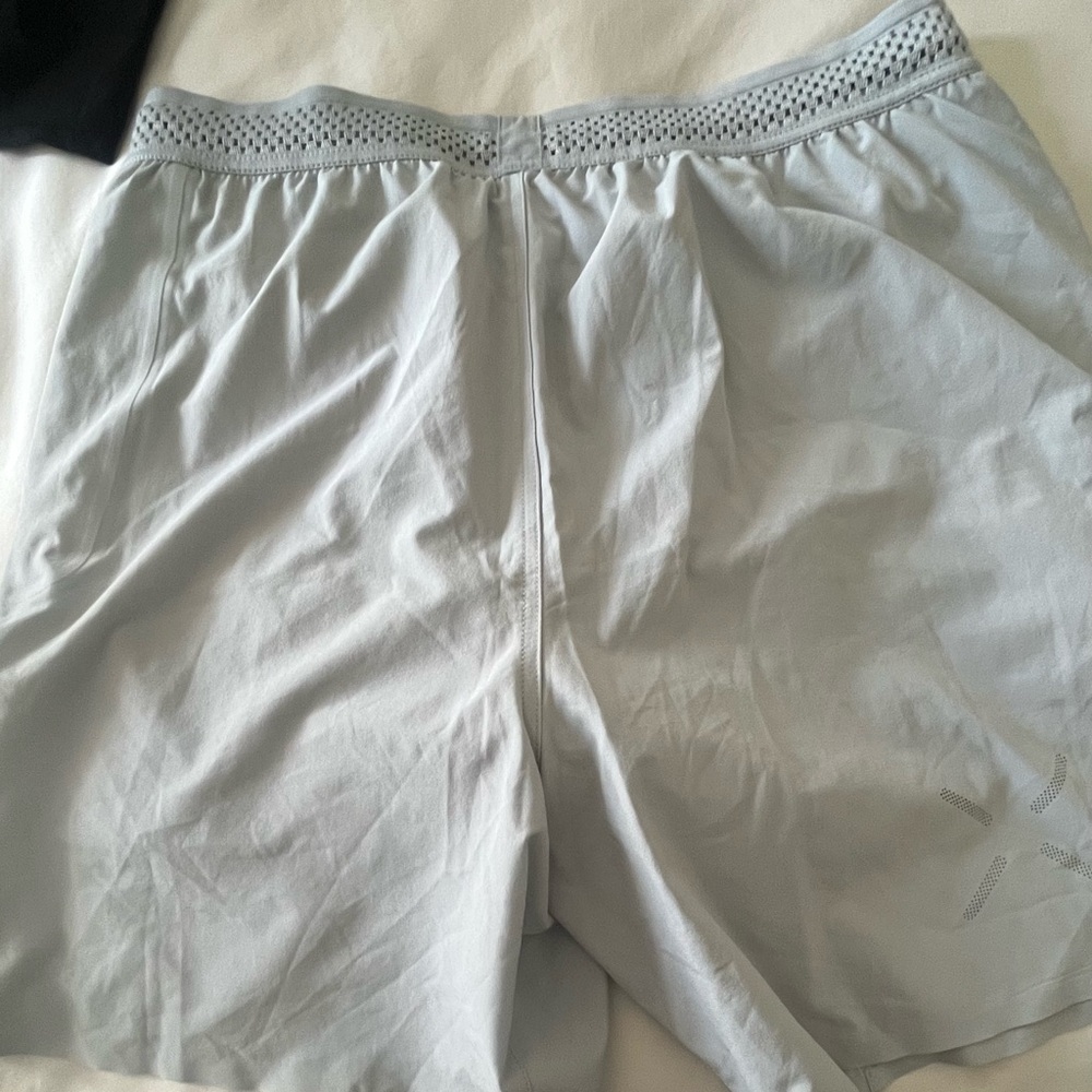 Ten Thousand Session Light Gray 7” Athletic Shorts M